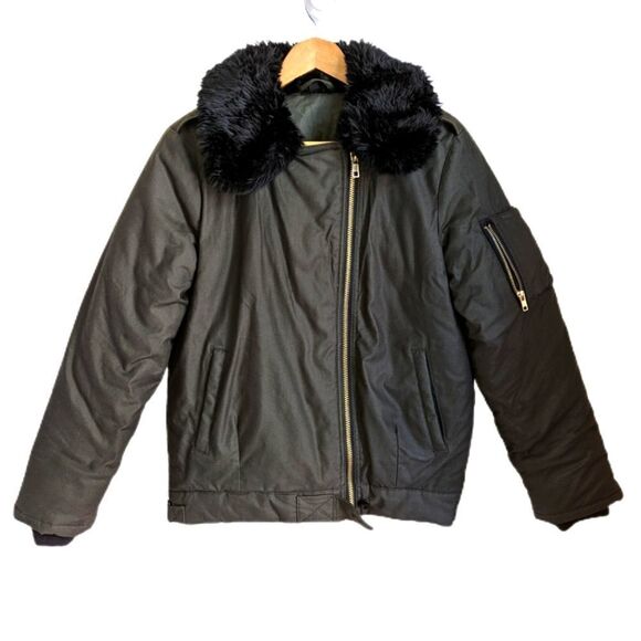 Topshop Jackets & Blazers - Topshop Green & Black Faux Fur Collar Oversized Zipper Front Bomber Jacket Sz 4